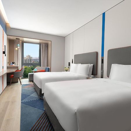 Holiday Inn Express Changfeng Park Shanghai Extérieur photo