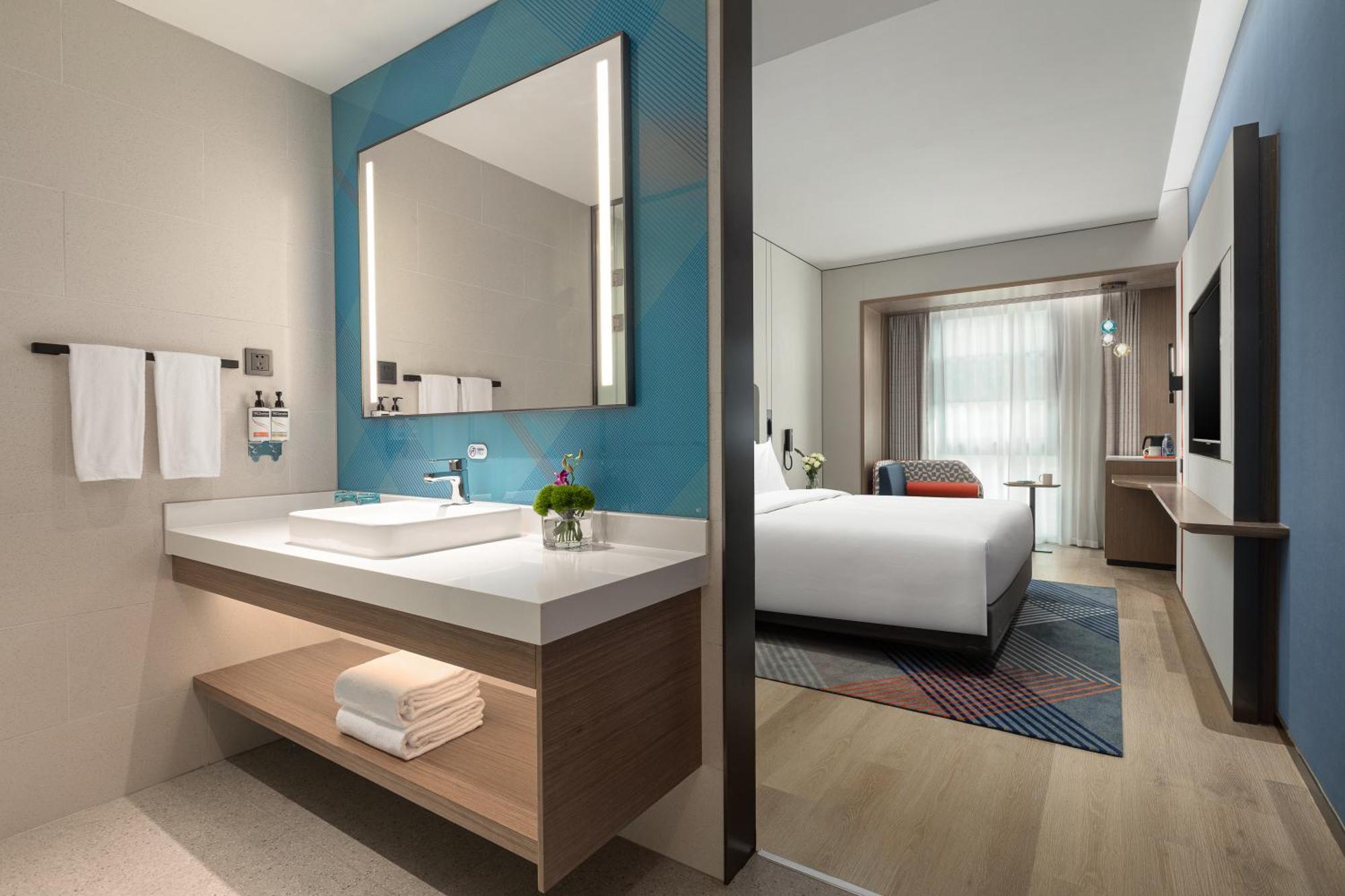 Holiday Inn Express Changfeng Park Shanghai Extérieur photo